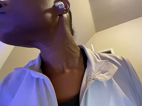 Snapshot of wynterheat chatting on November 2025 07:03:02 AM wynterheat online show from November 2025 07:03:02 AM