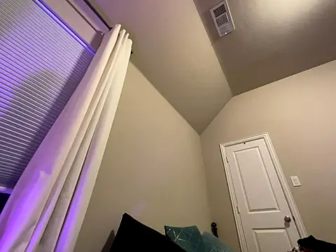 Snapshot of wynterheat chatting on November 2025 08:47:02 AM wynterheat online show from November 2025 08:47:02 AM