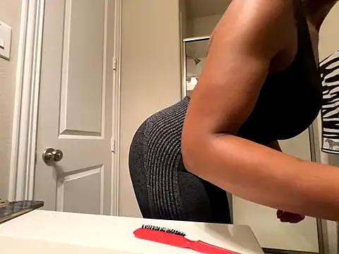 Snapshot of wynterheat chatting on November 2025 12:09:02 PM wynterheat online show from November 2025 12:09:02 PM