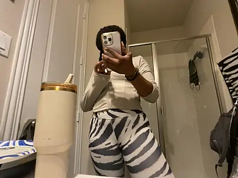 Snapshot of wynterheat chatting on June 2026 05:05:02 AM wynterheat online show from June 2026 05:05:02 AM