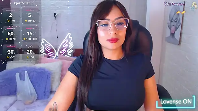 Snapshot of Paulina_627 chatting on June 2026 04:13:01 PM Paulina 627 online show from June 2026 04:13:01 PM