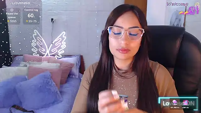 Snapshot of Paulina_627 chatting on June 2026 09:09:01 PM Paulina 627 online show from June 2026 09:09:01 PM