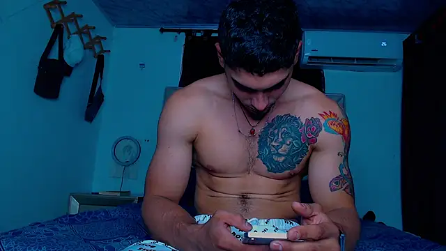 Snapshot of Rich_boy01 chatting on January 2025 08:56:02 PM Rich boy01 online show from January 2025 08:56:02 PM