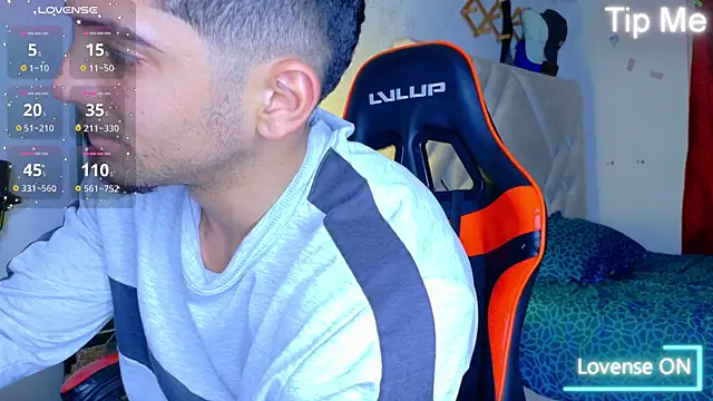 Snapshot of Rich_boy01 chatting on October 2025 09:28:02 PM Rich boy01 online show from October 2025 09:28:02 PM