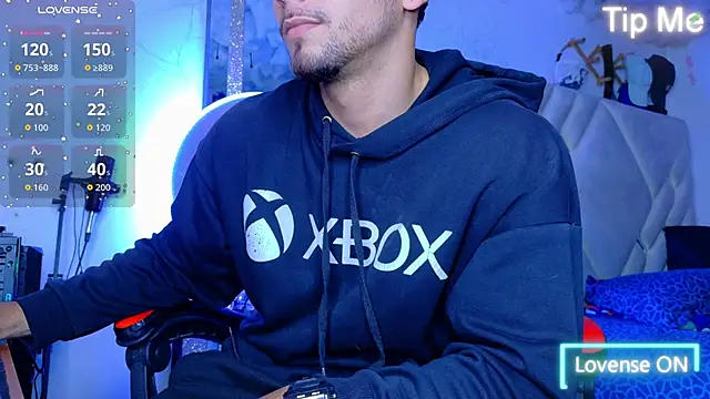 Snapshot of Rich_boy01 chatting on November 2025 08:33:02 PM Rich boy01 online show from November 2025 08:33:02 PM