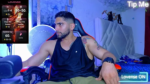 Snapshot of Rich_boy01 chatting on December 2025 01:33:01 AM Rich boy01 online show from December 2025 01:33:01 AM