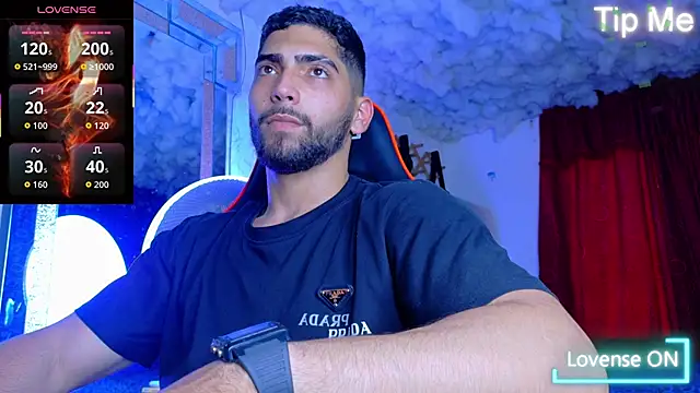 Snapshot of Rich_boy01 chatting on December 2025 06:45:02 PM Rich boy01 online show from December 2025 06:45:02 PM