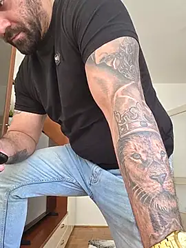 Snapshot of tikitaka97 chatting on April 2026 02:55:02 PM tikitaka97 online show from April 2026 02:55:02 PM