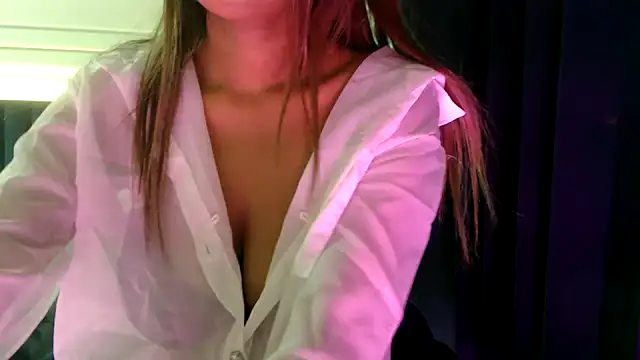 Snapshot of chhui_mui chatting on May 2026 07:13:01 AM chhui mui online show from May 2026 07:13:01 AM