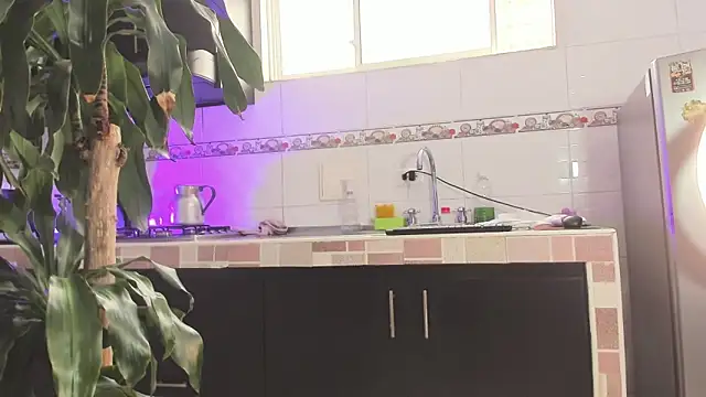 Emma-evans online show from March 2025 05:38:01 PM