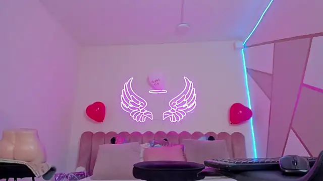 Snapshot of _scarletmoore chatting on February 2025 10:29:01 AM scarletmoore online show from February 2025 10:29:01 AM