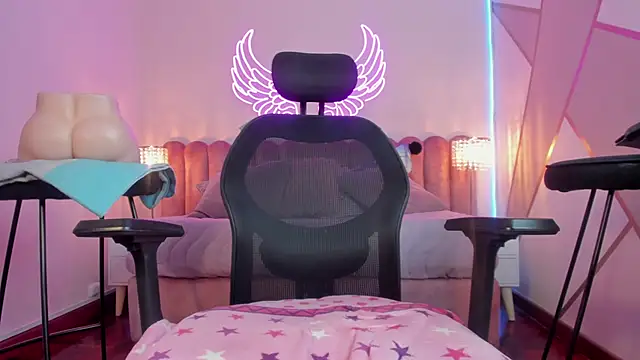 Snapshot of _scarletmoore chatting on February 2025 01:22:01 PM scarletmoore online show from February 2025 01:22:01 PM