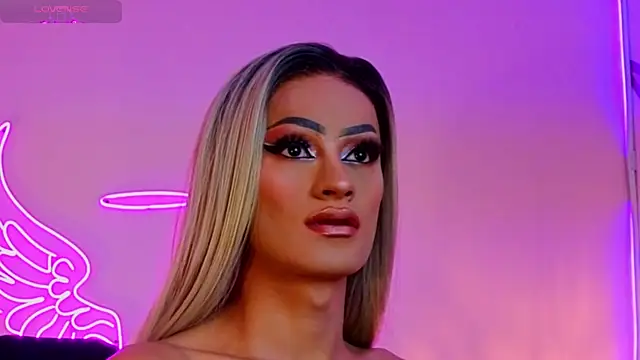 Snapshot of _scarletmoore chatting on October 2025 09:07:01 AM scarletmoore online show from October 2025 09:07:01 AM