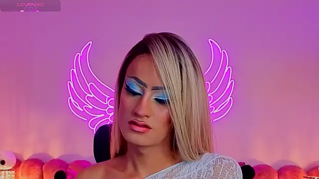 Snapshot of _scarletmoore chatting on October 2025 01:18:01 PM scarletmoore online show from October 2025 01:18:01 PM