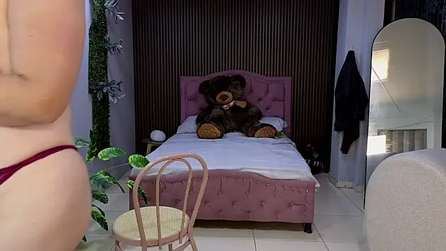 Snapshot of camil_milfdream chatting on March 2026 11:00:01 AM camil milfdream online show from March 2026 11:00:01 AM