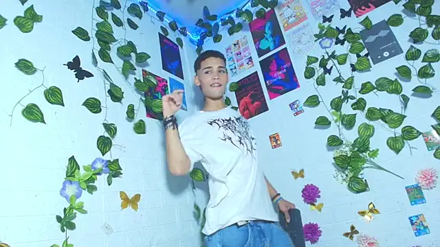 Snapshot of stevan1855 chatting on March 2026 03:39:01 AM stevan1855 online show from March 2026 03:39:01 AM