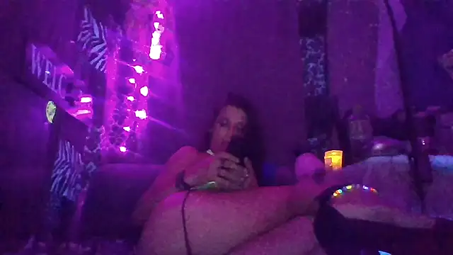 Snapshot of fantasymade69 chatting on April 2026 04:45:01 AM fantasymade69 online show from April 2026 04:45:01 AM