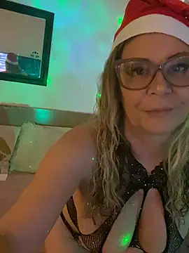 Snapshot of lolavalecuatro chatting on December 2024 04:36:01 PM lolavalecuatro online show from December 2024 04:36:01 PM