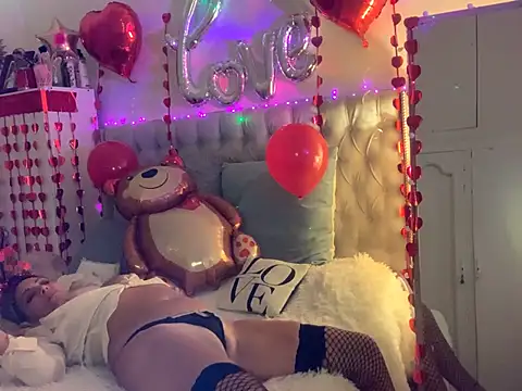 Snapshot of lolavalecuatro chatting on February 2025 02:31:01 AM lolavalecuatro online show from February 2025 02:31:01 AM