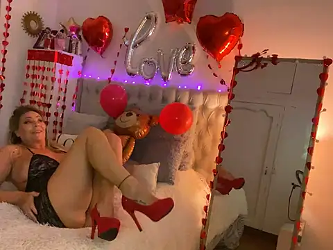 Snapshot of lolavalecuatro chatting on February 2025 11:09:02 PM lolavalecuatro online show from February 2025 11:09:02 PM