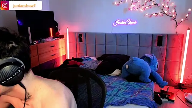 Snapshot of JordanShow chatting on March 2026 02:45:01 PM JordanShow online show from March 2026 02:45:01 PM