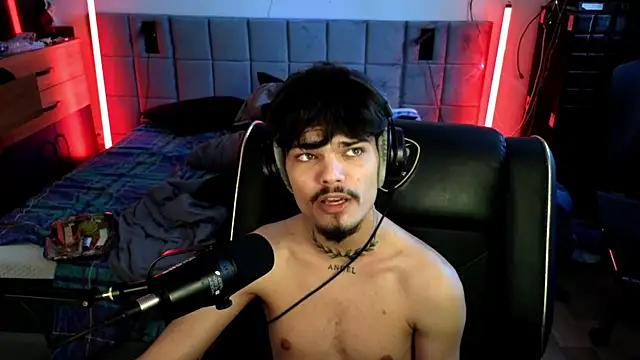 Snapshot of JordanShow chatting on March 2026 11:43:02 AM JordanShow online show from March 2026 11:43:02 AM