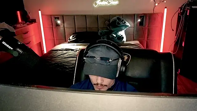 Snapshot of JordanShow chatting on April 2026 10:40:02 PM JordanShow online show from April 2026 10:40:02 PM