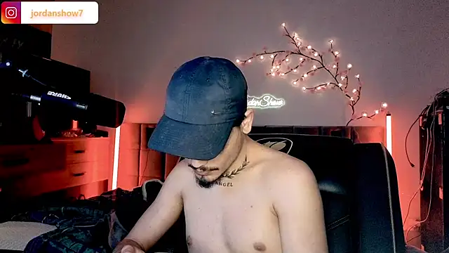 Snapshot of JordanShow chatting on April 2026 04:45:01 PM JordanShow online show from April 2026 04:45:01 PM