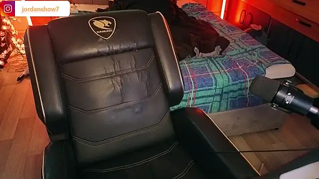 Snapshot of JordanShow chatting on April 2026 12:29:02 PM JordanShow online show from April 2026 12:29:02 PM