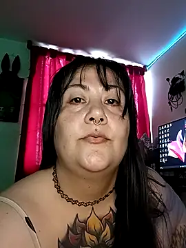 l1la Rav3n online show from May 2026 06:02:02 PM