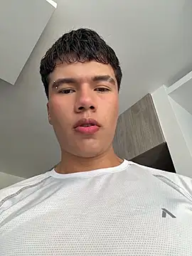Snapshot of Logan_smith1 chatting on June 2026 09:24:01 PM Logan smith1 online show from June 2026 09:24:01 PM