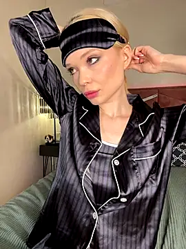 Snapshot of dollfromvenus chatting on September 2025 06:34:01 PM dollfromvenus online show from September 2025 06:34:01 PM