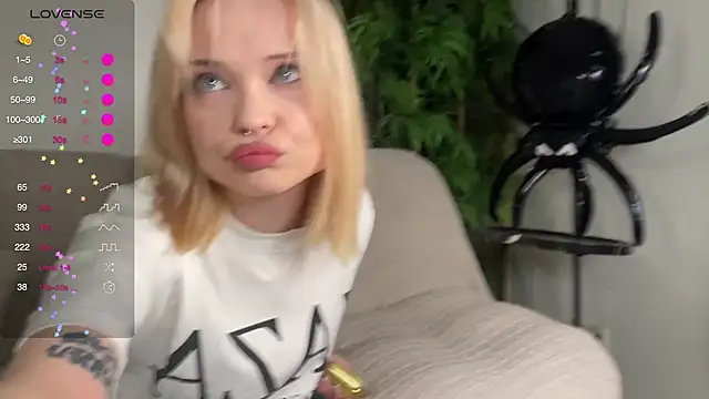 Snapshot of dollfromvenus chatting on November 2025 03:03:02 PM dollfromvenus online show from November 2025 03:03:02 PM