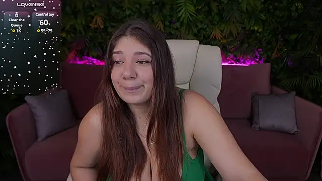 Snapshot of JulietDream chatting on February 2025 06:58:02 AM JulietDream online show from February 2025 06:58:02 AM