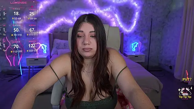 Snapshot of JulietDream chatting on February 2025 07:01:02 AM JulietDream online show from February 2025 07:01:02 AM