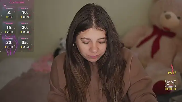 Snapshot of JulietDream chatting on October 2025 06:10:02 AM JulietDream online show from October 2025 06:10:02 AM