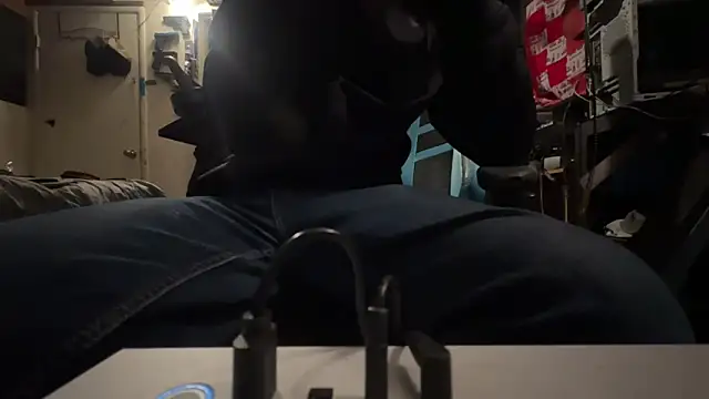 Snapshot of deadpi chatting on January 2025 06:43:02 PM deadpi online show from January 2025 06:43:02 PM