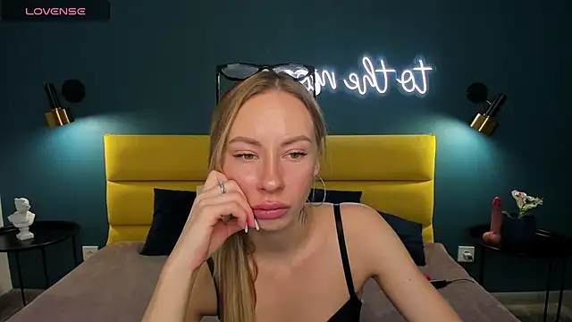 Diana Garrett online show from October 2025 01:38:01 AM