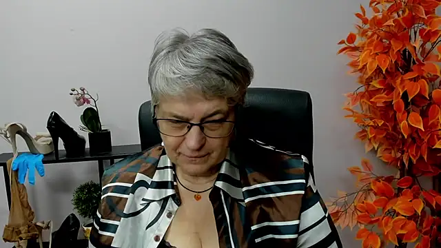 IrisDream online show from December 2024 02:00:01 PM