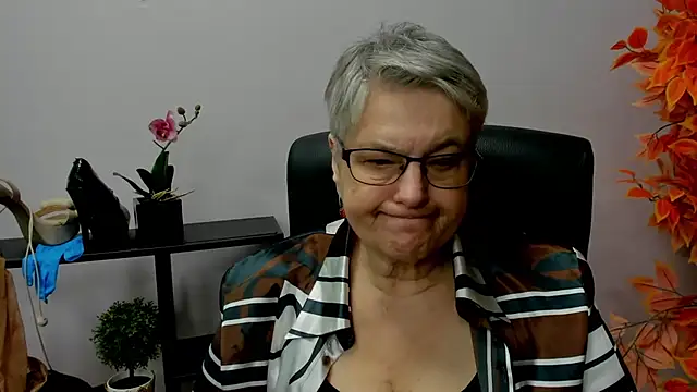 IrisDream online show from December 2024 10:51:02 AM