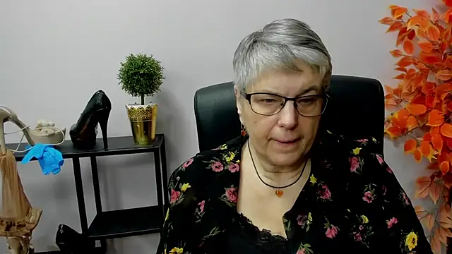 IrisDream online show from December 2024 11:26:01 AM