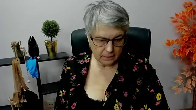 IrisDream online show from January 2025 01:49:01 PM