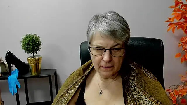 IrisDream online show from March 2025 01:19:02 PM