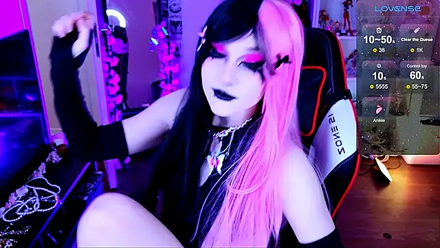 Snapshot of Aki__Ra chatting on March 2026 09:32:01 PM Aki Ra online show from March 2026 09:32:01 PM