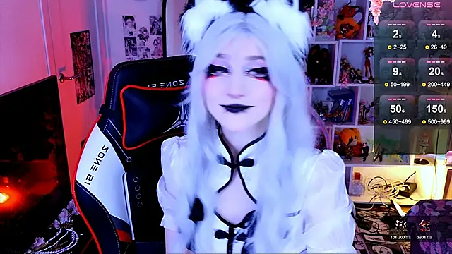 Snapshot of Aki__Ra chatting on April 2026 10:29:01 PM Aki Ra online show from April 2026 10:29:01 PM