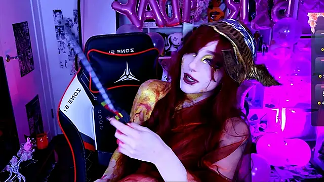 Snapshot of Aki__Ra chatting on April 2026 11:42:01 PM Aki Ra online show from April 2026 11:42:01 PM