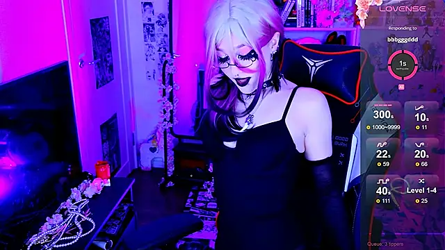 Snapshot of Aki__Ra chatting on April 2026 01:42:02 AM Aki Ra online show from April 2026 01:42:02 AM