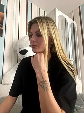 Liya my online show from December 2025 11:42:02 PM