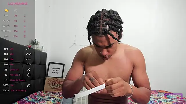 RoddyRich11 online show from October 2025 11:32:02 AM