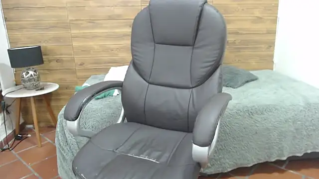 jhoellx online show from January 2025 06:17:01 PM